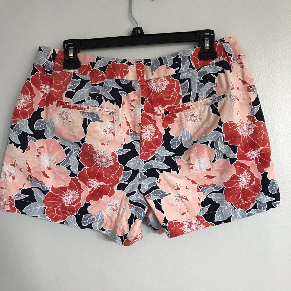 Ann Taylor Loft Floral Spring Shorts size 6
